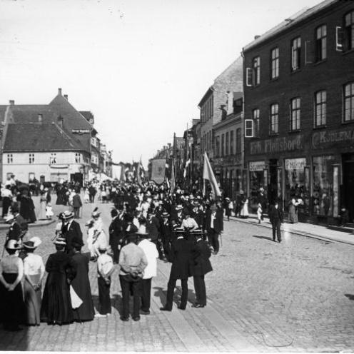 Grundlovsoptog, Stændertorvet, ca. 1900-1910