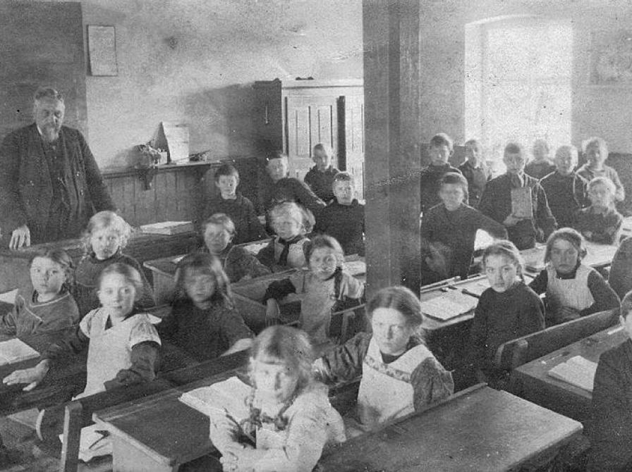 Elever i klasseværelset. Sct. Jørgensbjerg Skole i Roskilde. Kilde: Fototeket